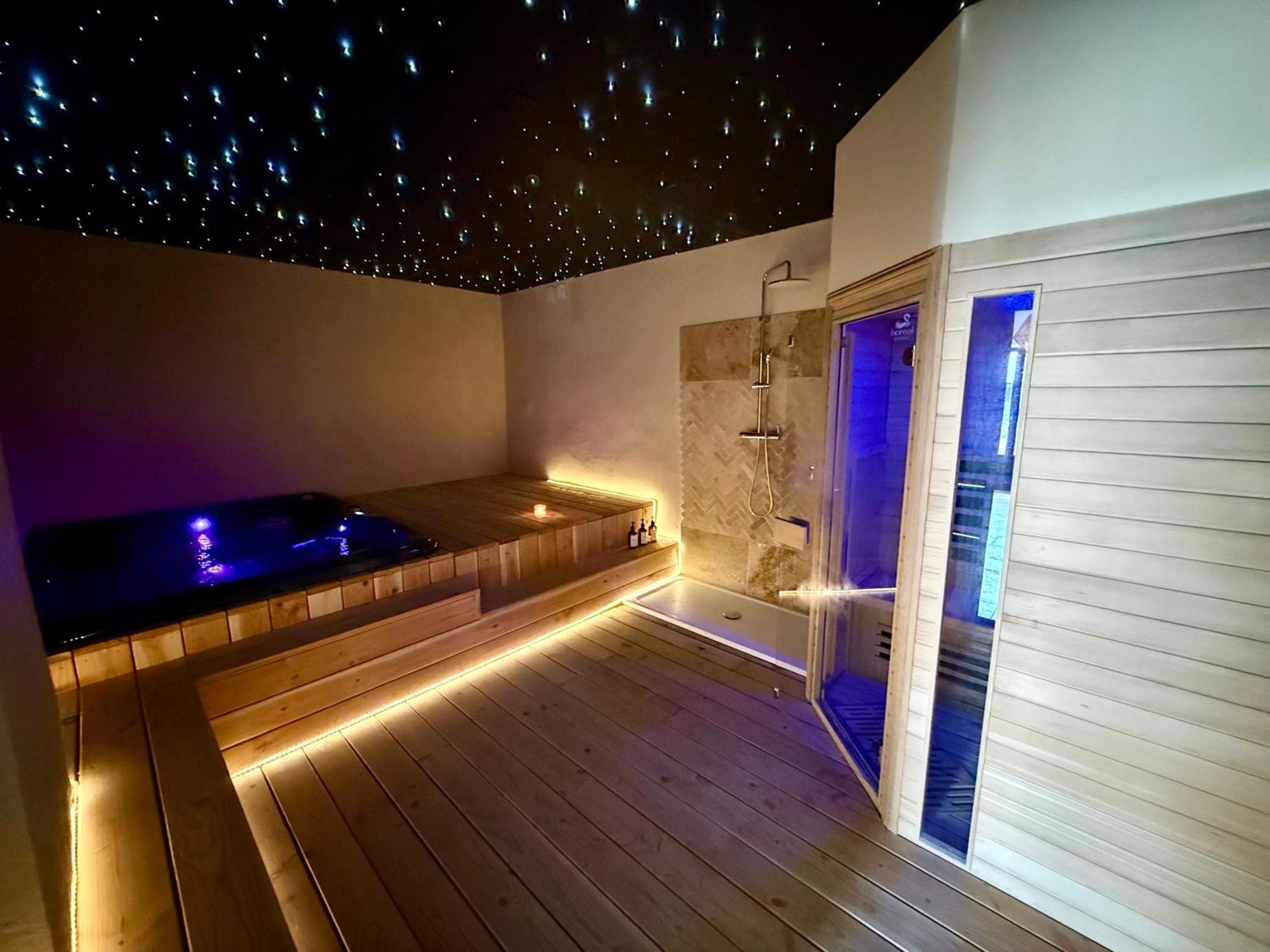 La Maison De Ville - Piscine - Spa Сет Екстериор снимка